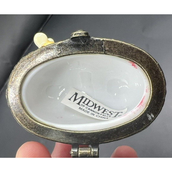 Classic Winnie the Pooh’s Heart Hinged Box Disney Midwest Of Cannon Falls - Picture 5 of 6